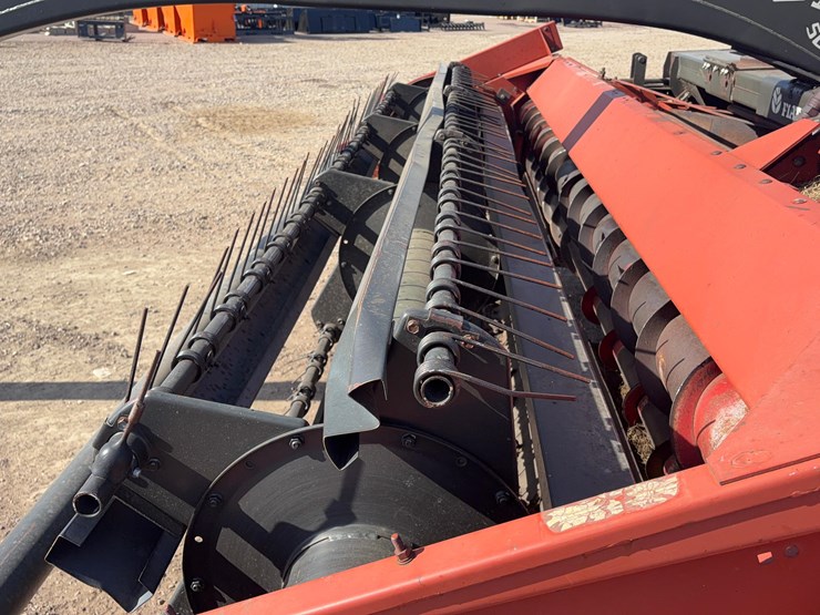 hesston-1160-image-11