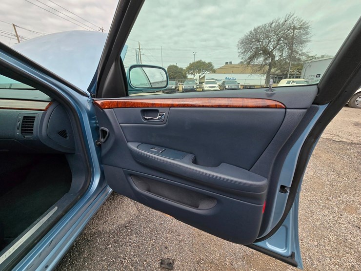 2006-cadillac-superior-6-door-limousine,-ultra-low-20396-miles-image-38