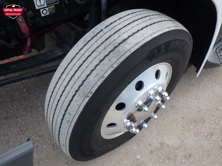 2020-peterbilt-579-image-24