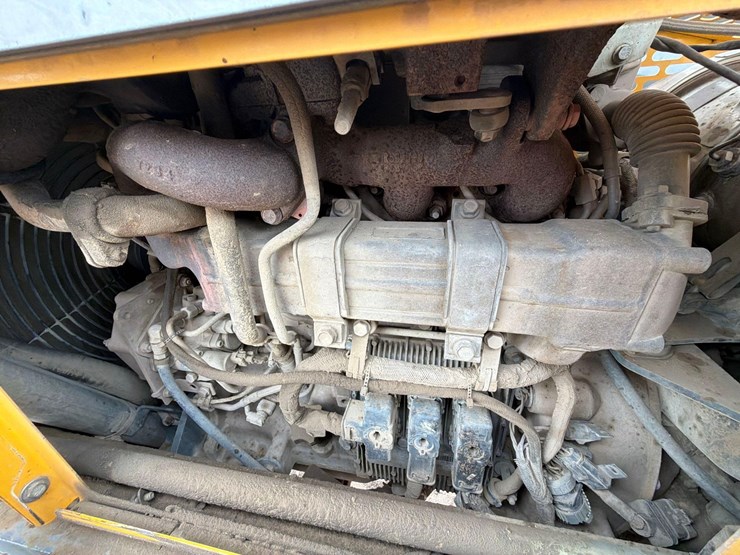 2016-gehl-rs8-44-image-31