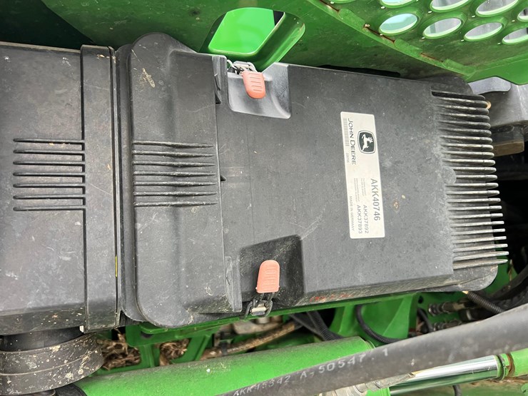 john-deere-412r-image-80