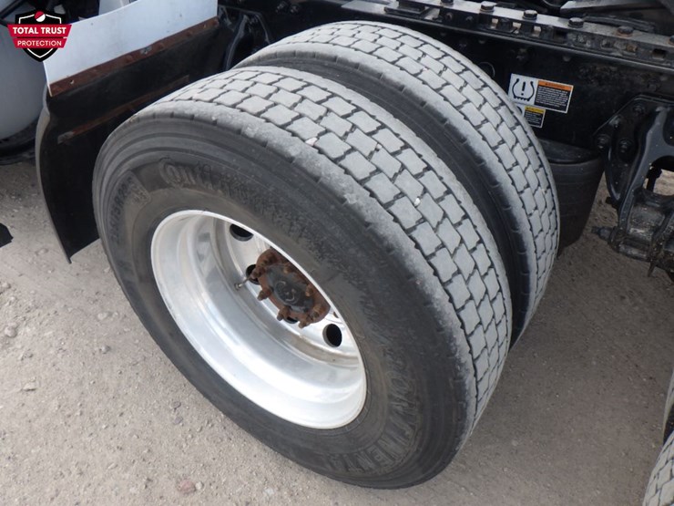 2023-kenworth-t680-image-14