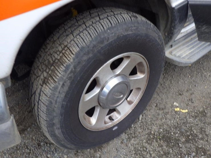 2006-ford-cargo-image-12