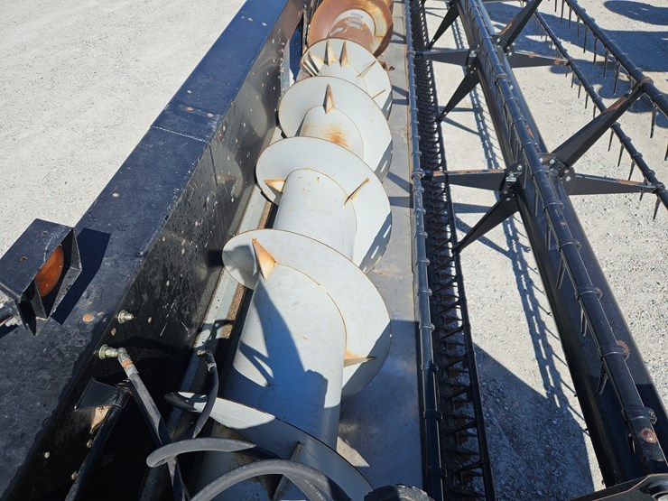 2005-gleaner-8000-image-3