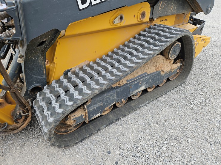 2022-deere-333g-image-26