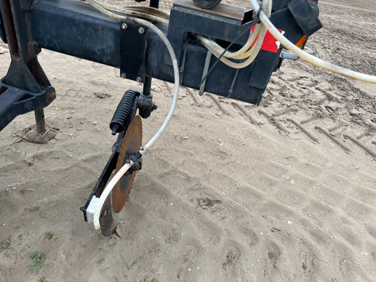 #38848-•-yetter-76"-twin-row-knife-applicator-image-11