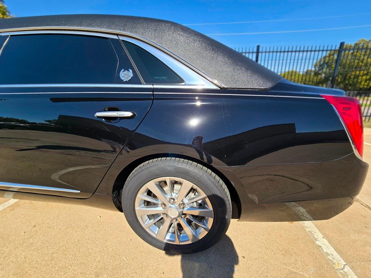 2019-cadillac-sayers-and-scovill-70in-limo-w-only-7729-miles-image-15