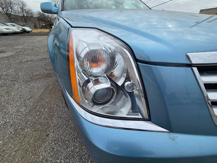 2006-cadillac-gm-superior-coach-6-door-limousine---only-21,567-miles-image-13