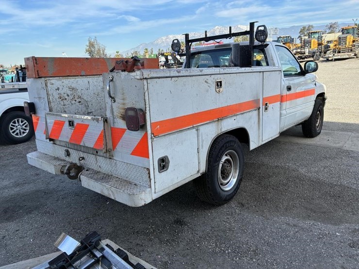 2001-dodge-ram-2500-image-3