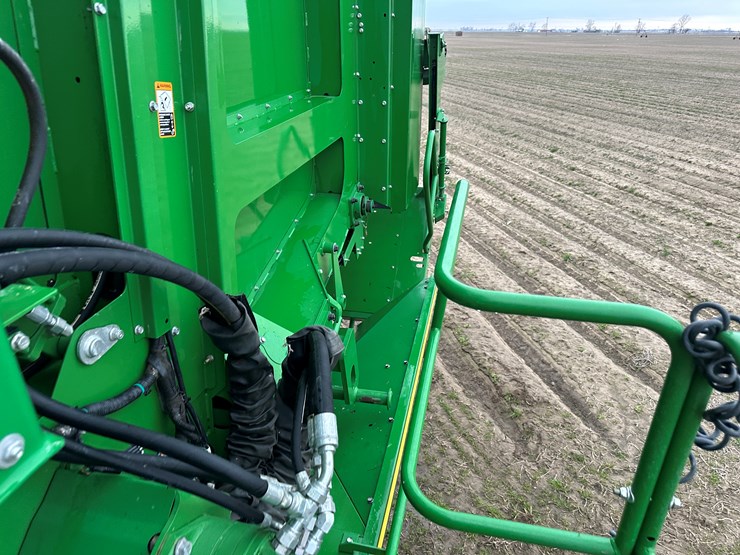 2021-john-deere-cp690-image-89