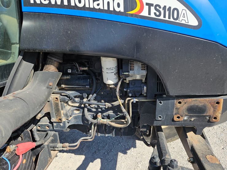 2006-new-holland-ts110a-image-5