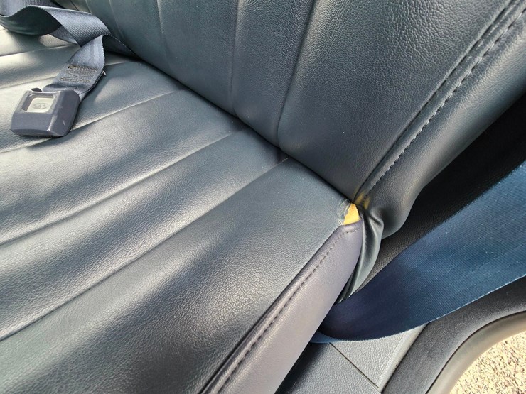 2006-cadillac-superior-6-door-limousine,-ultra-low-20396-miles-image-39