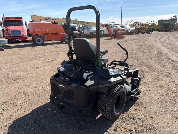 2025-yakta-yxr-920-commercial-zero-turn-mower-image-4