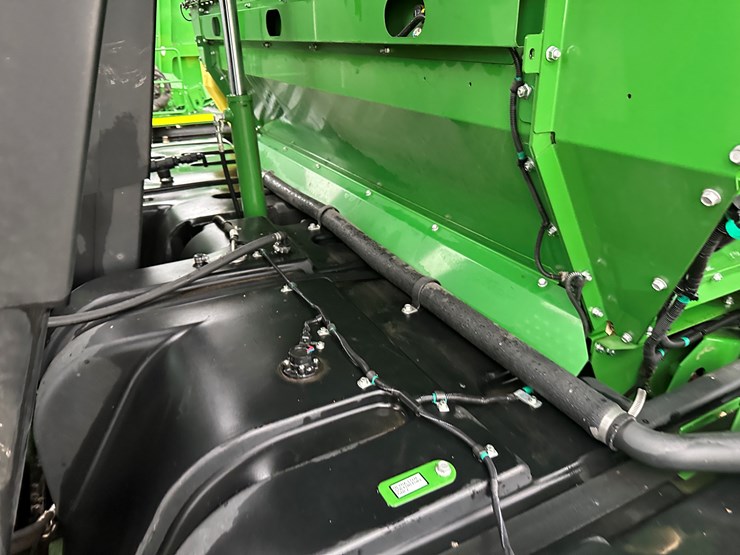 2021-john-deere-cp690-image-85