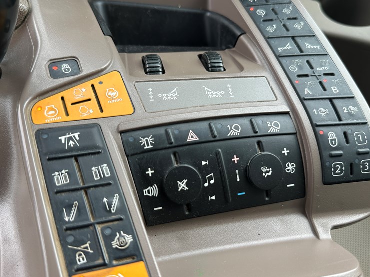 2021-john-deere-r4038-image-108