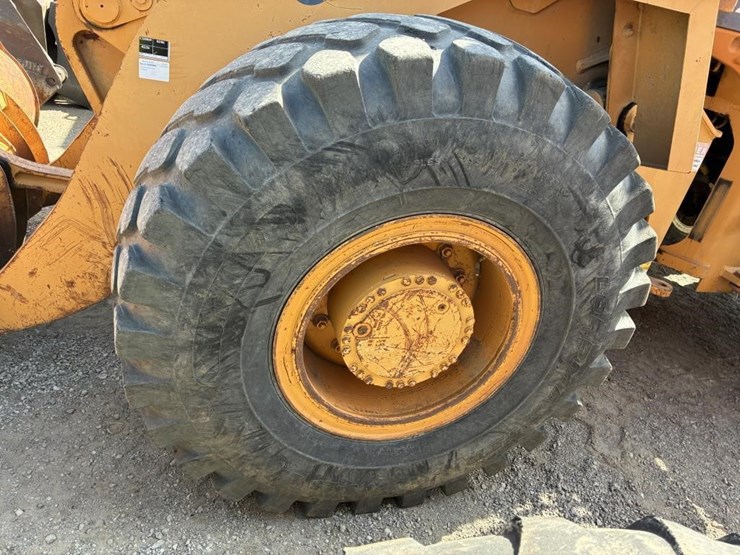 2015-case-570l-xt-image-10