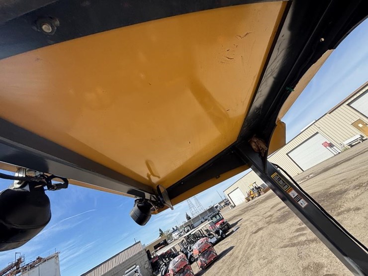 2017-deere-210lep-image-43