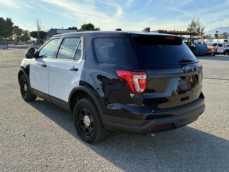 2018-ford-explorer-image-4