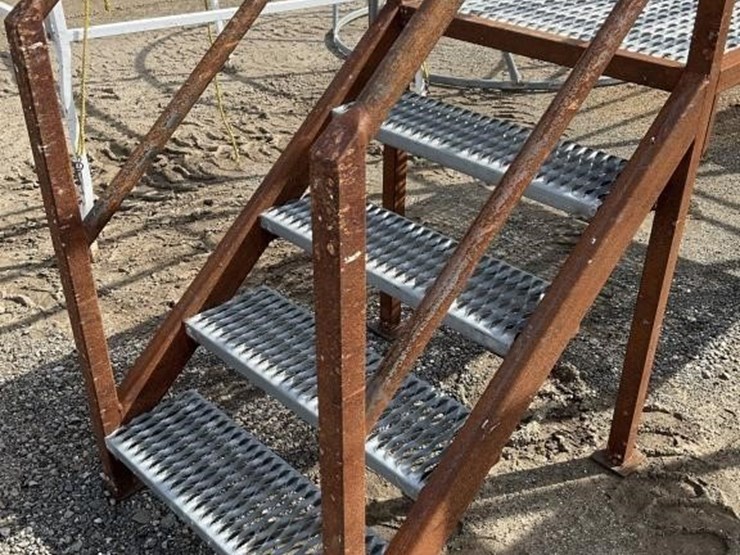 7'x4'x40"-steel-catwalk-platform-image-4