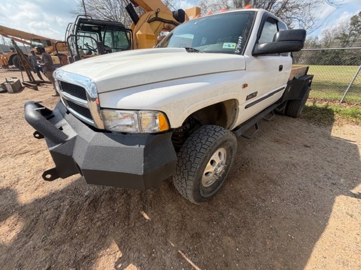 2002-dodge-ram-3500-image-18