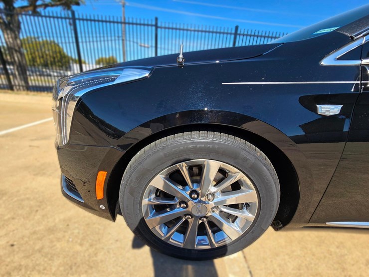 2019-cadillac-sayers-and-scovill-70in-limo-w-only-7729-miles-image-10