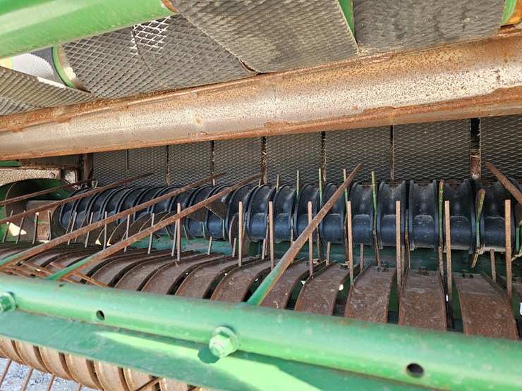 2022-john-deere-560r-image-5