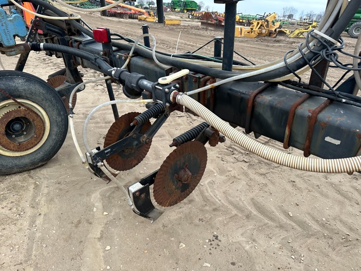 #38849-•-yetter-76"-twin-row-knife-applicator-image-20