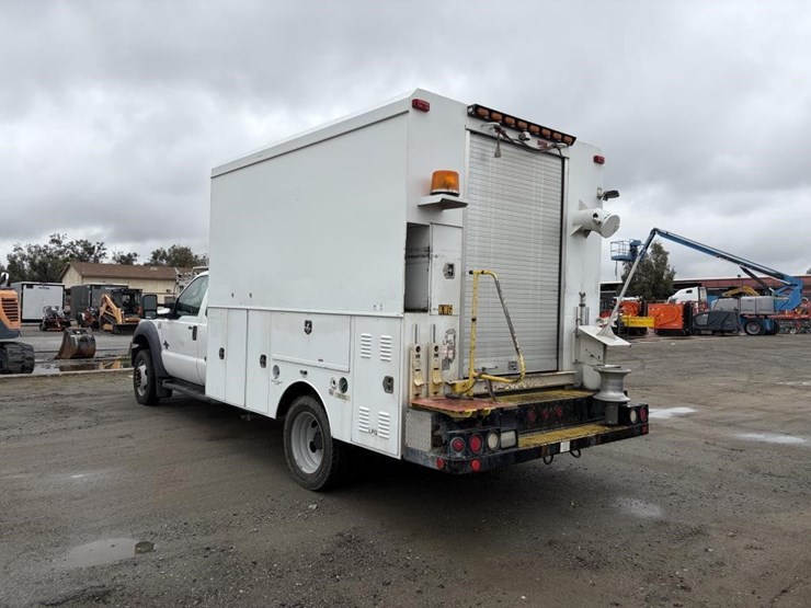 2012-ford-f550-image-4