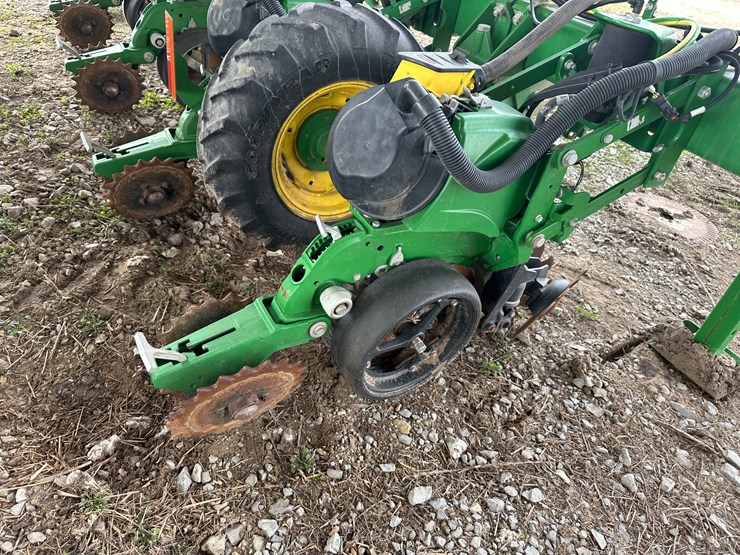 john-deere-1725c-image-10