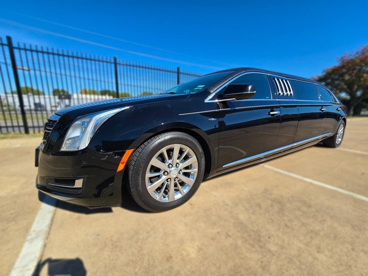 2017-cadillac-federal-70-in-limo---30,529-miles-w-premium-coachwork-by-federal-image-5