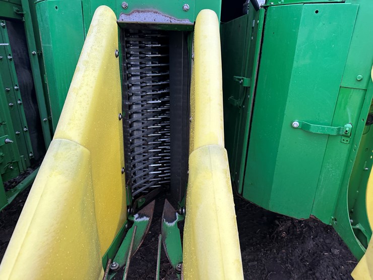 2021-john-deere-cp690-image-63
