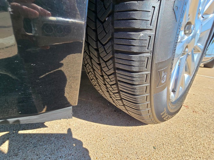 2017-cadillac-federal-70-in-limo---30,529-miles-w-premium-coachwork-by-federal-image-58