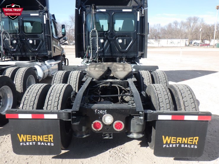 2022-freightliner-cascadia-116-image-8