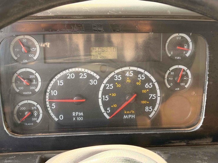 2001-tk-sterling-m5500-chassis-image-24