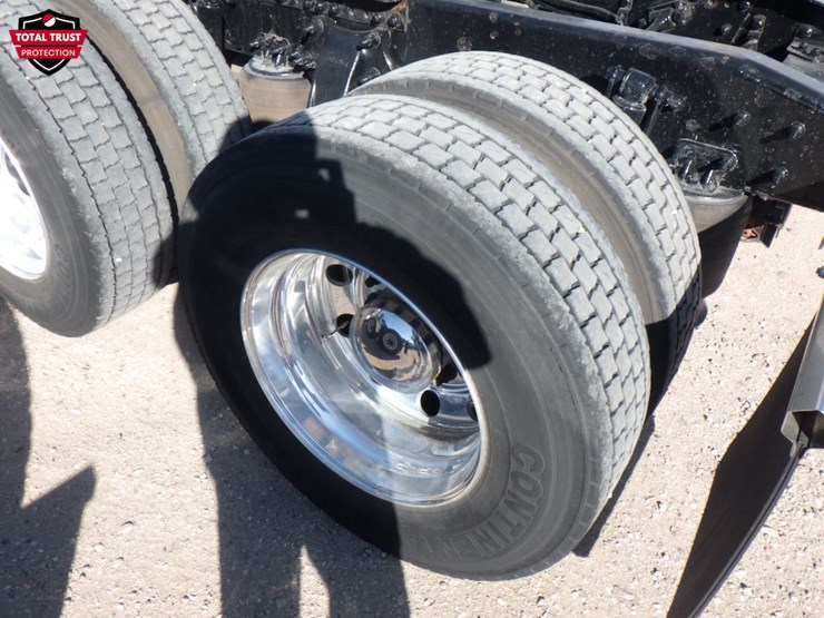 2022-freightliner-cascadia-116-image-12