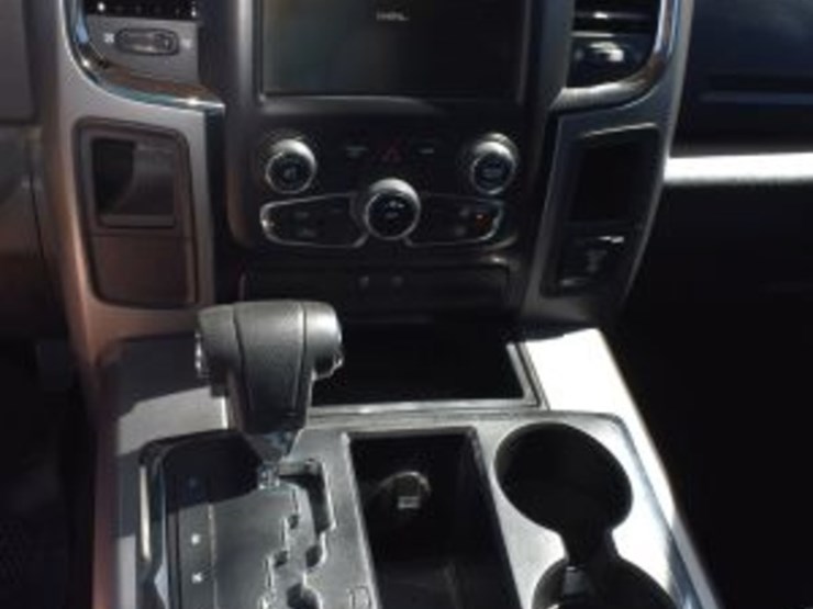 2013-dodge-1500-image-10