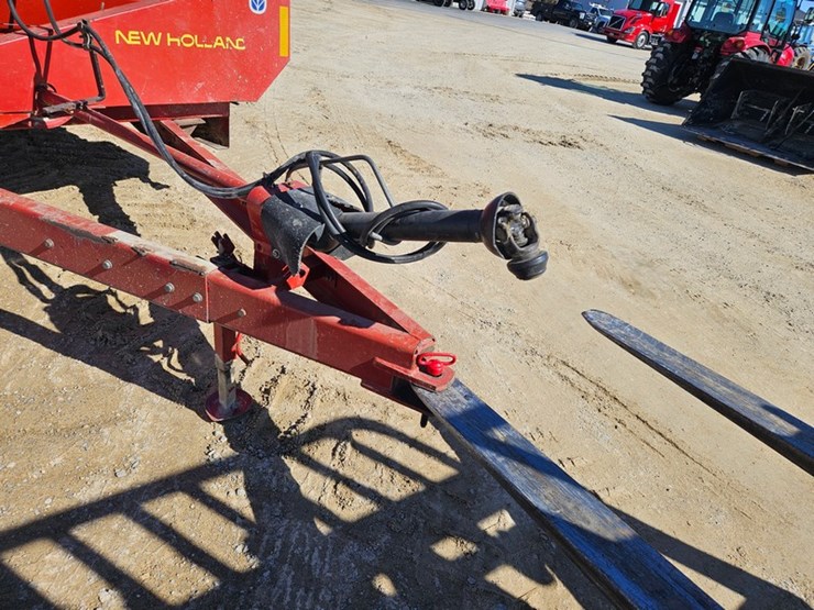 new-holland-195-image-9