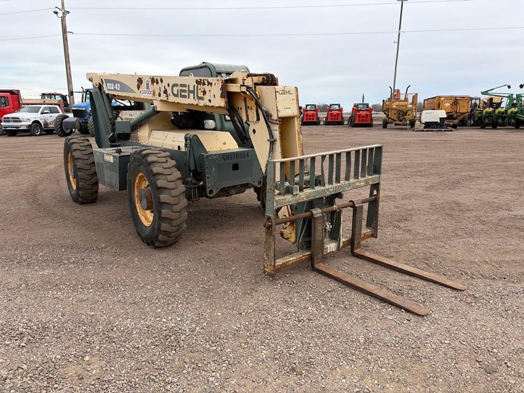 2016-gehl-rs8-42-image-3