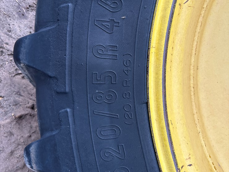 2012-john-deere-8335r-image-5