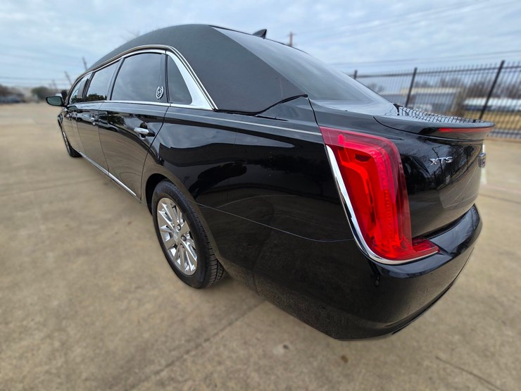 2019-cadillac-xts-stretch-limousine-for-sale,-s-and-s-coachbuilders,-70in,-7731-miles-image-11
