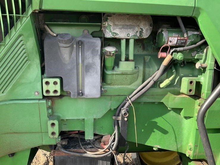 john-deere-8400t-image-14
