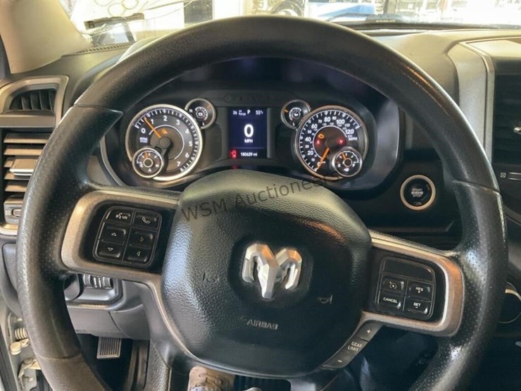 2020-dodge-2500-image-17