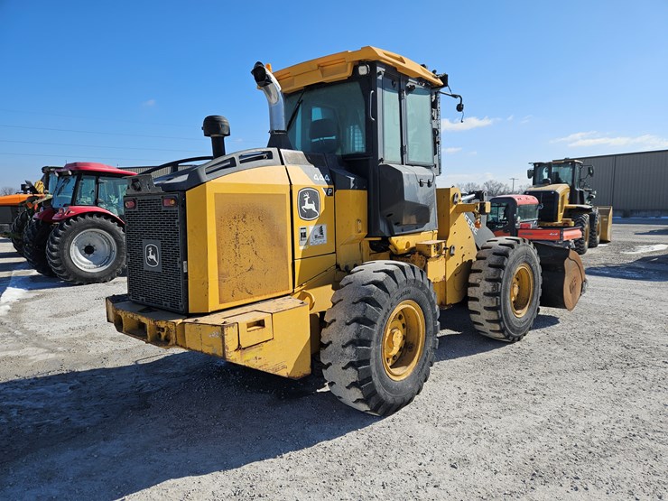 2021-deere-444p-image-10