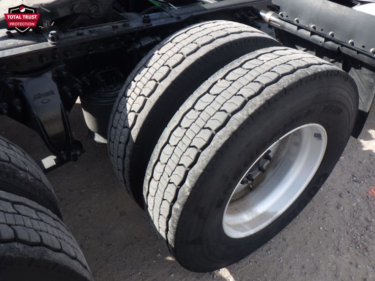 2022-freightliner-cascadia-116-image-5