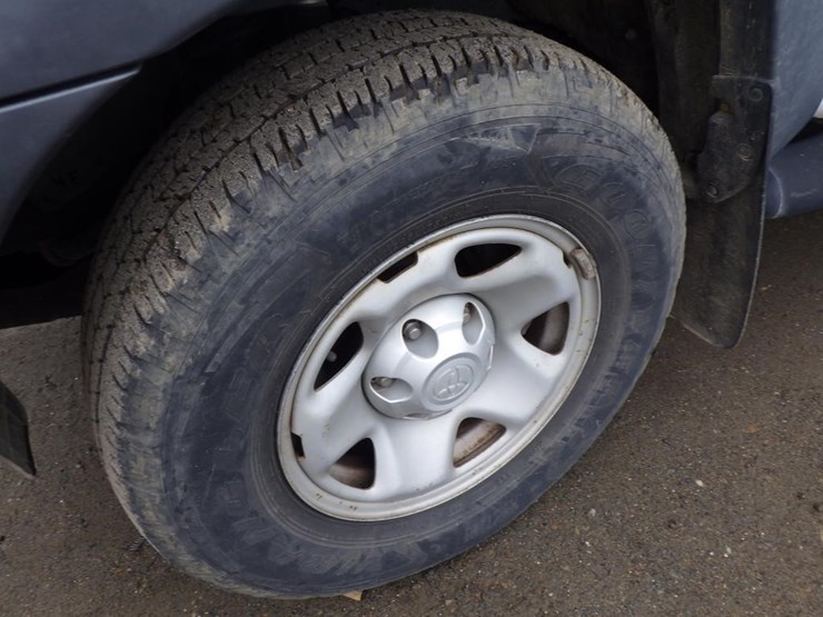 2013-toyota-tacoma-image-13