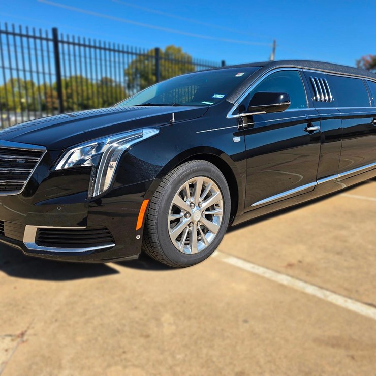 2019 Cadillac Sayers and Scovill 70IN Limo w Only 7729 Miles