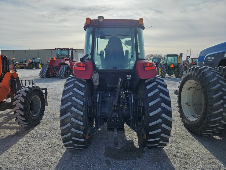 2015-case-ih-farmall-110a-image-12