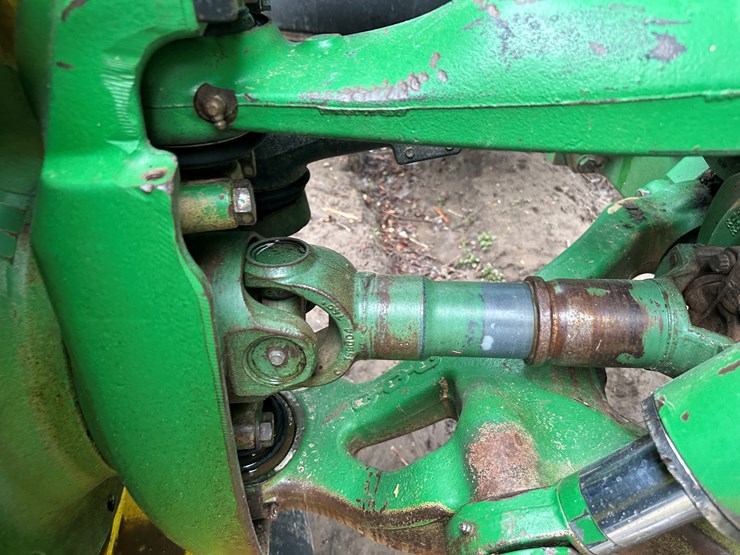 2012-john-deere-8335r-image-22