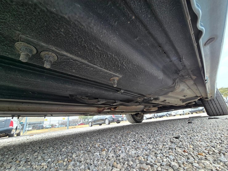 2006-cadillac-gm-superior-coach-6-door-limousine---only-21,567-miles-image-61