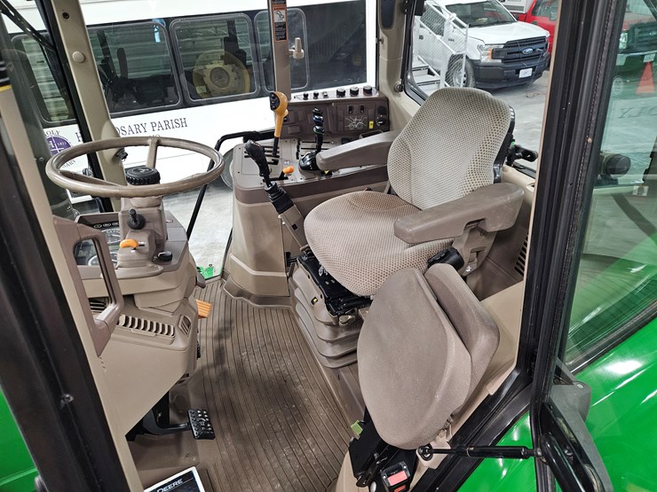 2020-john-deere-6145m-image-16